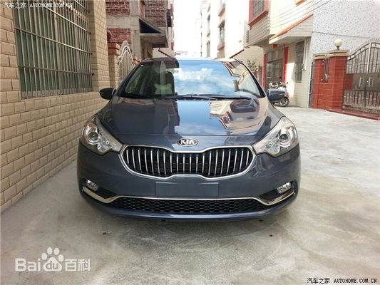 K3 Kia Subcompact Car 4 cửa Sedan Với màn hình cảm ứng độ phân giải cao